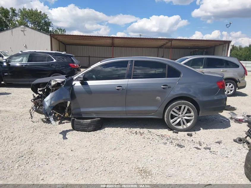 2013 VOLKSWAGEN JETTA 2.0L TDI