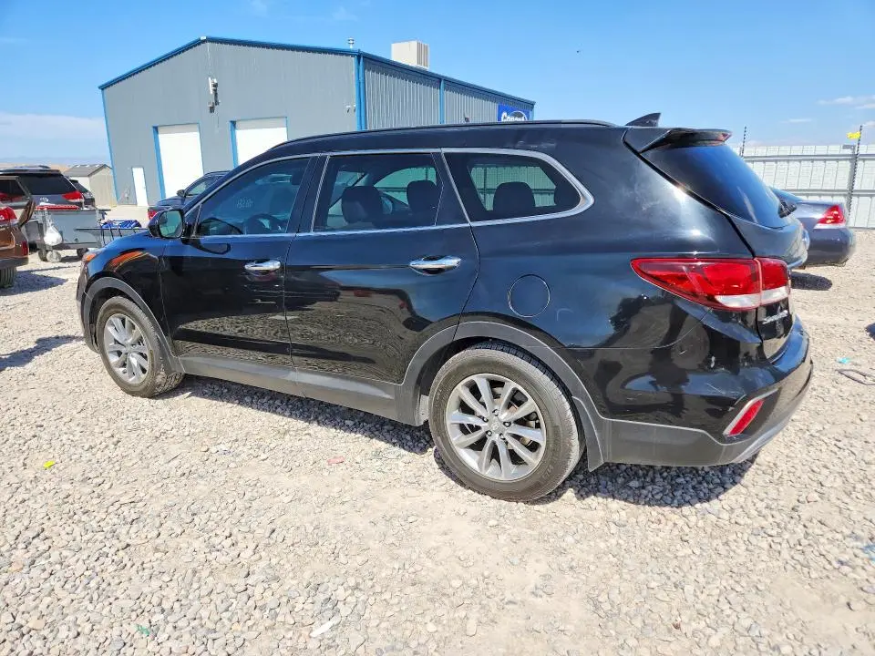 2018 HYUNDAI SANTA FE SE  