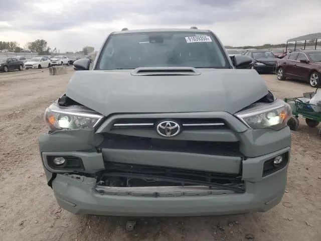 2023 TOYOTA 4RUNNER SE  