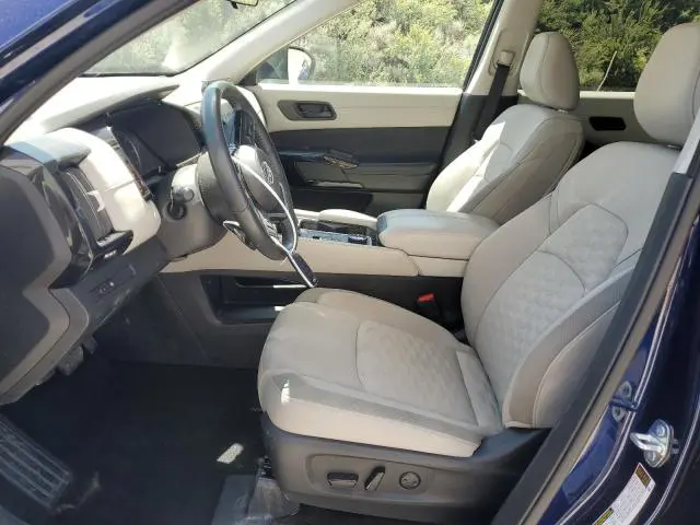 2023 NISSAN PATHFINDER SV  