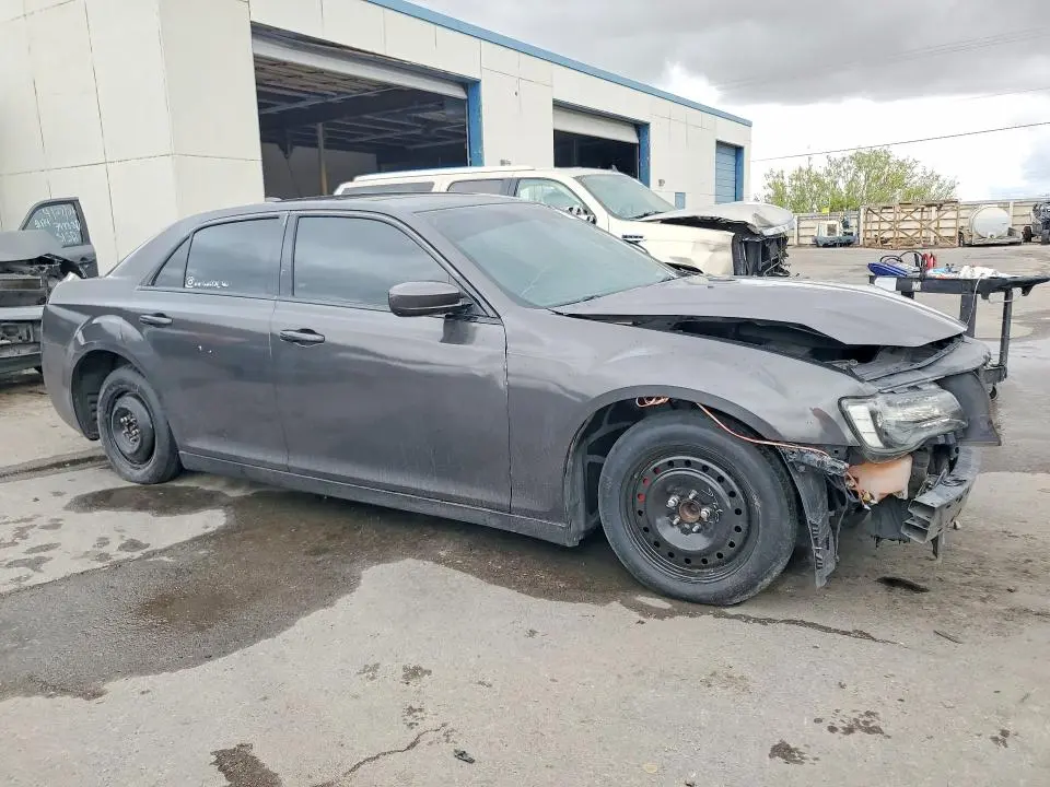 2016 CHRYSLER 300 LIMITED  