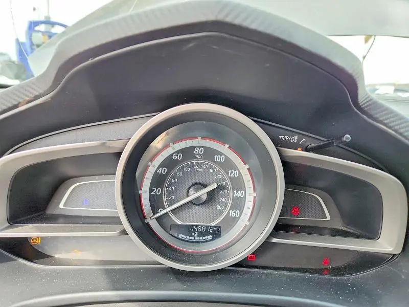 2015 MAZDA 3 SV  