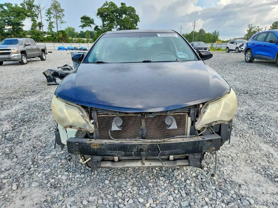 2013 TOYOTA CAMRY SE  