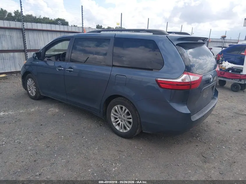 2015 TOYOTA SIENNA XLE 8 PASSENGER