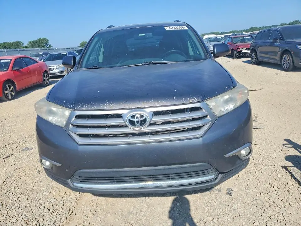2012 TOYOTA HIGHLANDER SE  
