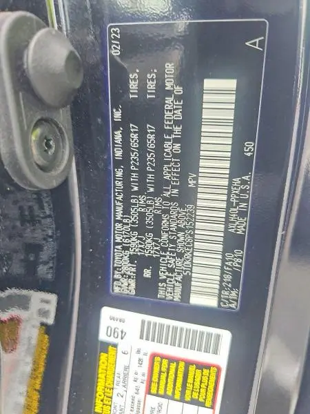 2023 TOYOTA SIENNA LE 8-PASSENGER  