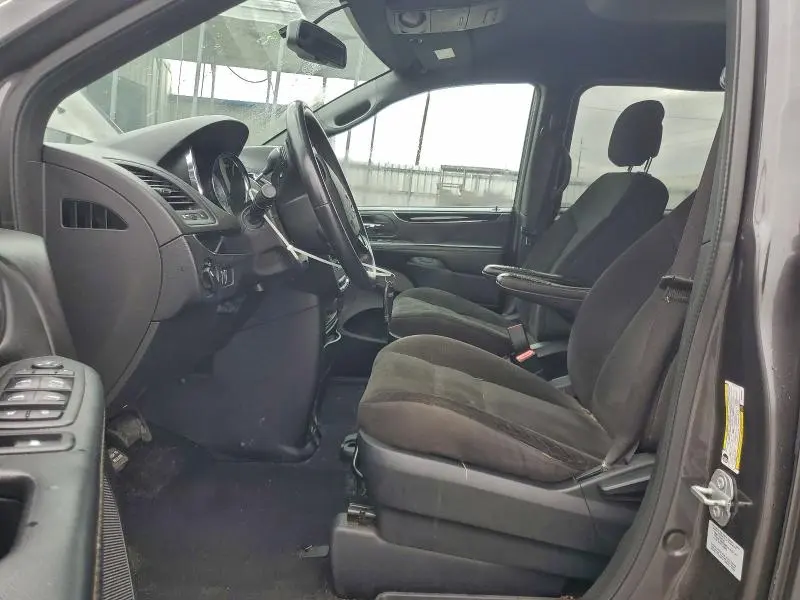 2017 DODGE GRAND CARAVAN SE  