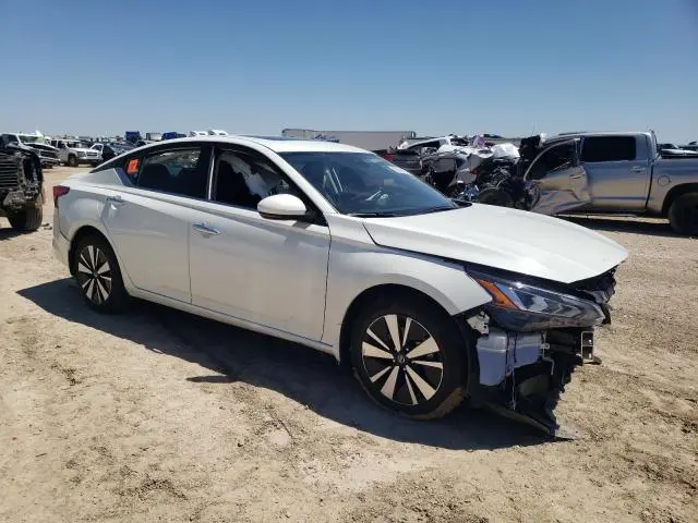 2022 NISSAN ALTIMA SL  
