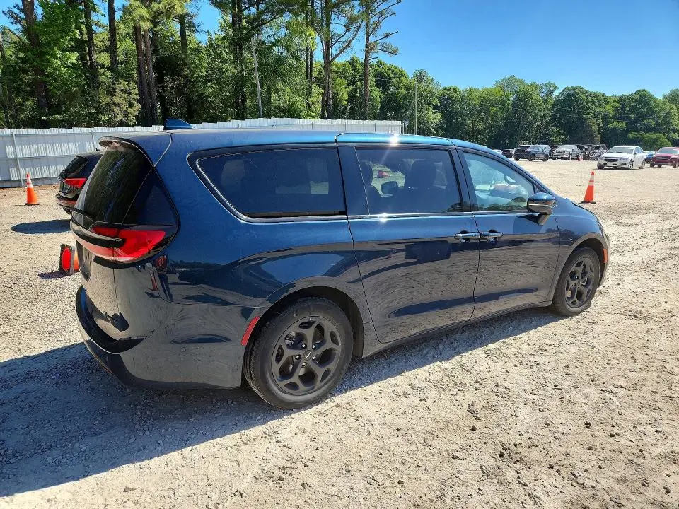 2022 CHRYSLER PACIFICA HYBRID LIMITED  