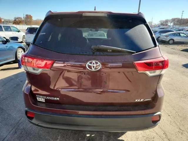 2017 TOYOTA HIGHLANDER SE  