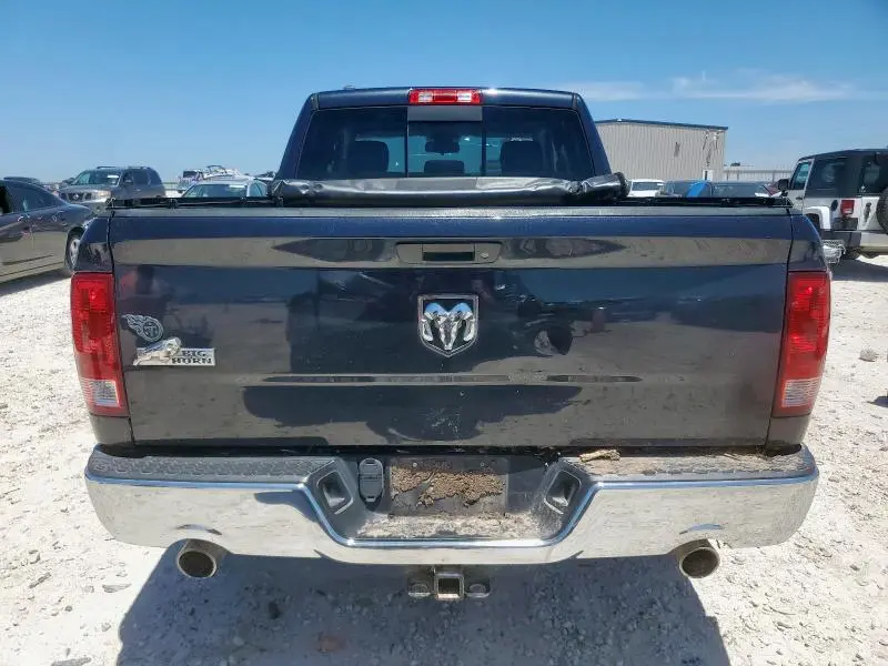 2016 RAM 1500 SLT  