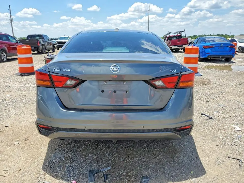 2021 NISSAN ALTIMA SV  