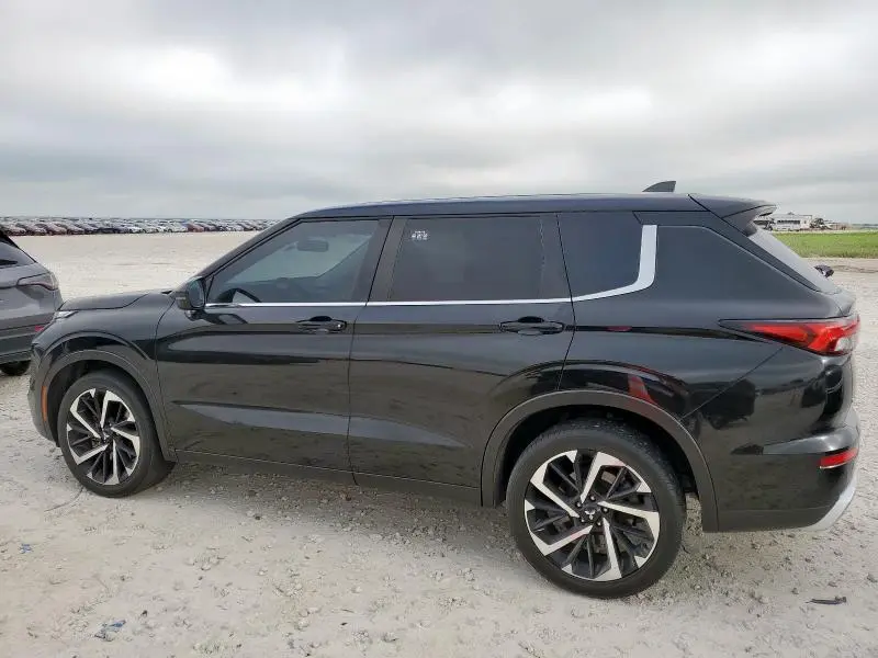 2022 MITSUBISHI OUTLANDER SE  