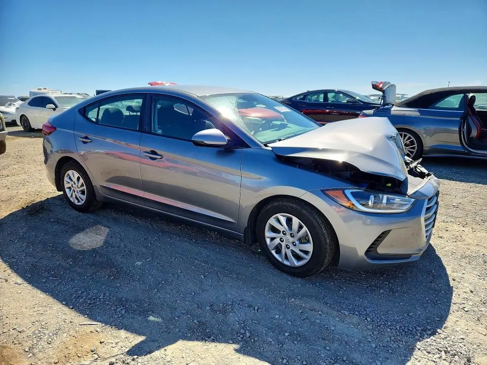 2018 HYUNDAI ELANTRA SE  