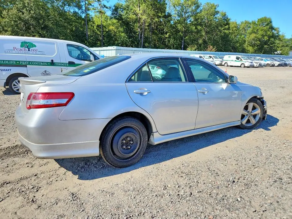 2011 TOYOTA CAMRY SE V6  