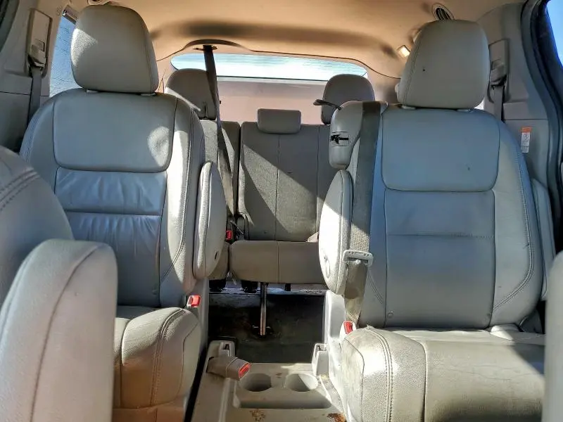 2015 TOYOTA SIENNA XLE  