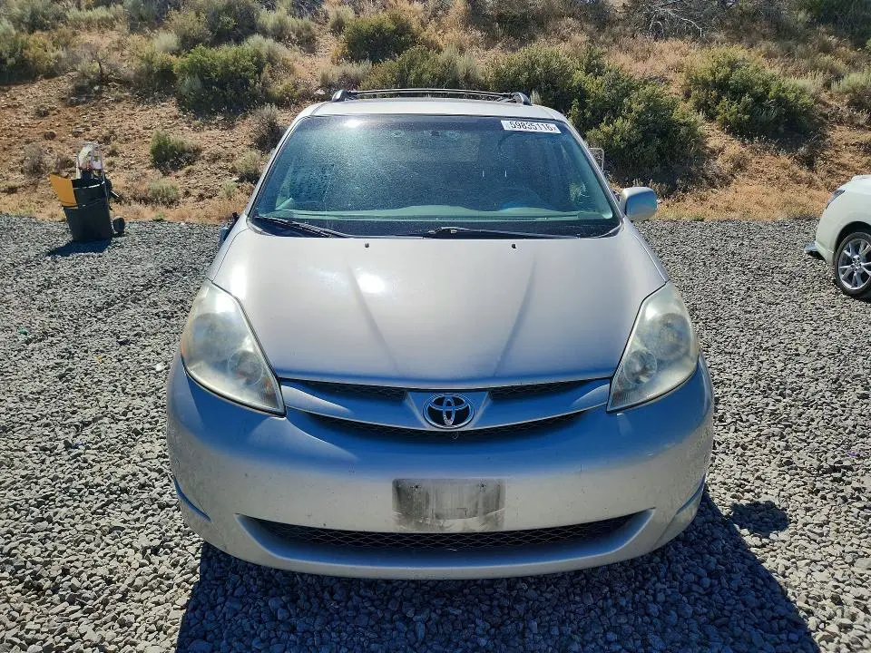 2010 TOYOTA SIENNA XLE  