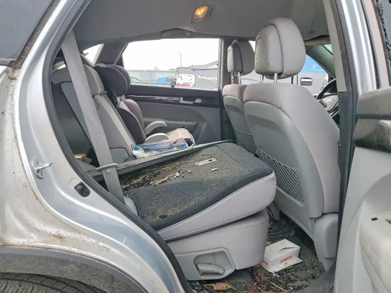 2015 KIA SORENTO LX  