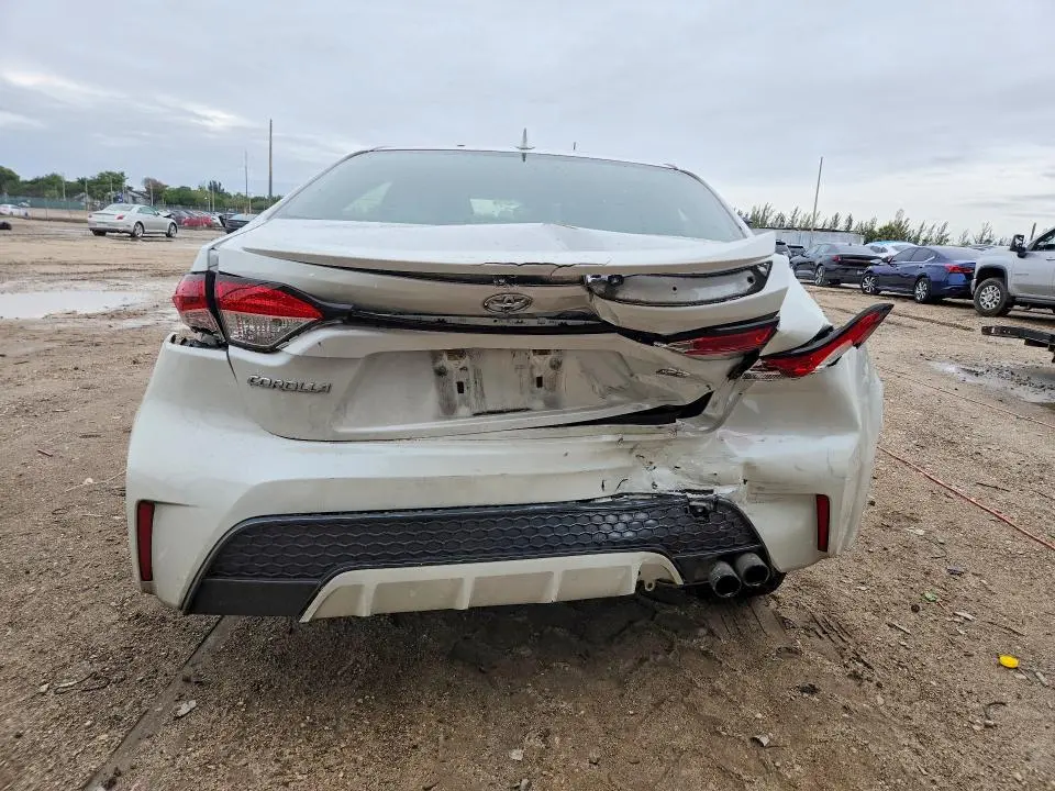 2020 TOYOTA COROLLA SE  