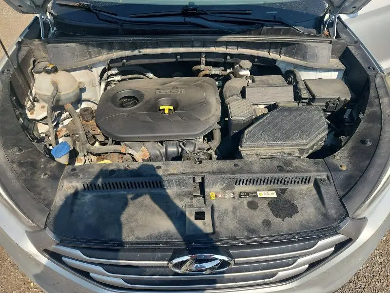 2017 HYUNDAI TUCSON SE  