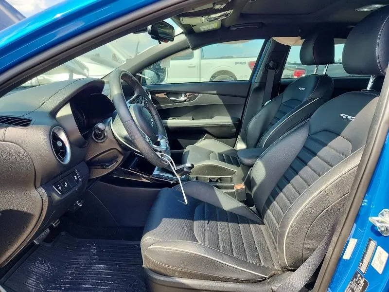 2023 KIA FORTE GT LINE  