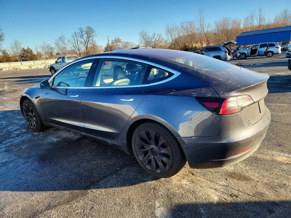 2018 TESLA MODEL 3   