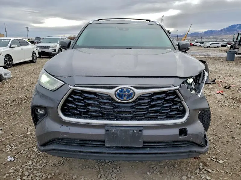 2021 TOYOTA HIGHLANDER HYBRID XLE  
