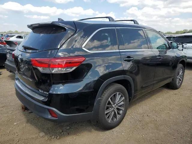 2017 TOYOTA HIGHLANDER SE  