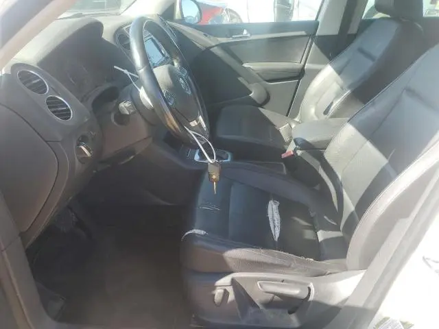 2011 VOLKSWAGEN TIGUAN S  