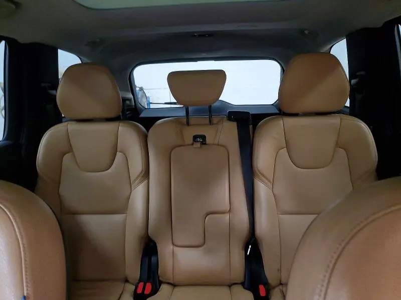 2016 VOLVO XC90 T6  