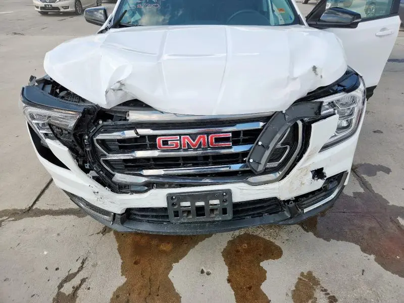 2023 GMC TERRAIN AT4  