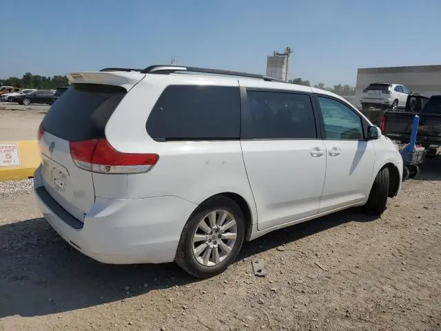 2012 TOYOTA SIENNA XLE