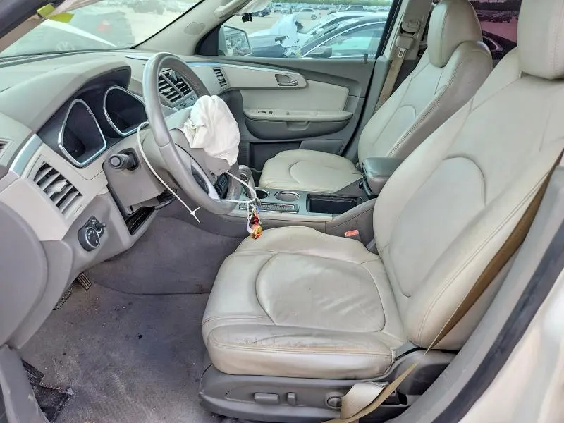 2012 CHEVROLET TRAVERSE LT  