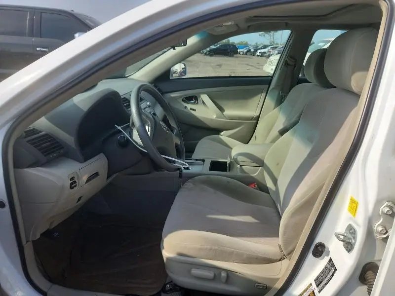 2011 TOYOTA CAMRY LE  