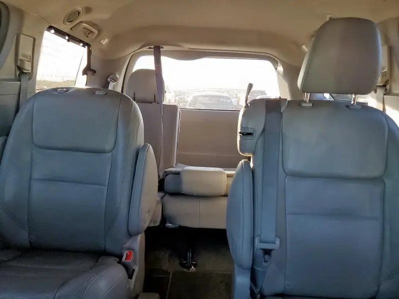 2018 TOYOTA SIENNA XLE  