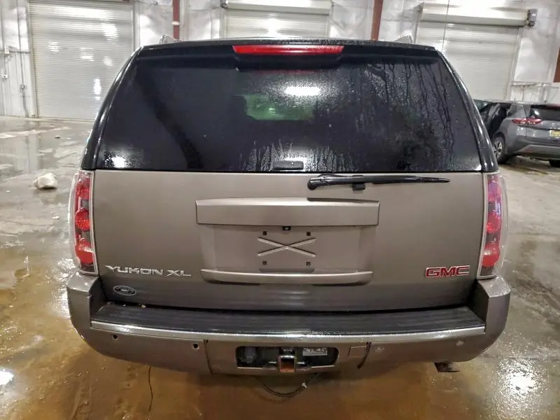 2013 GMC YUKON XL DENALI  