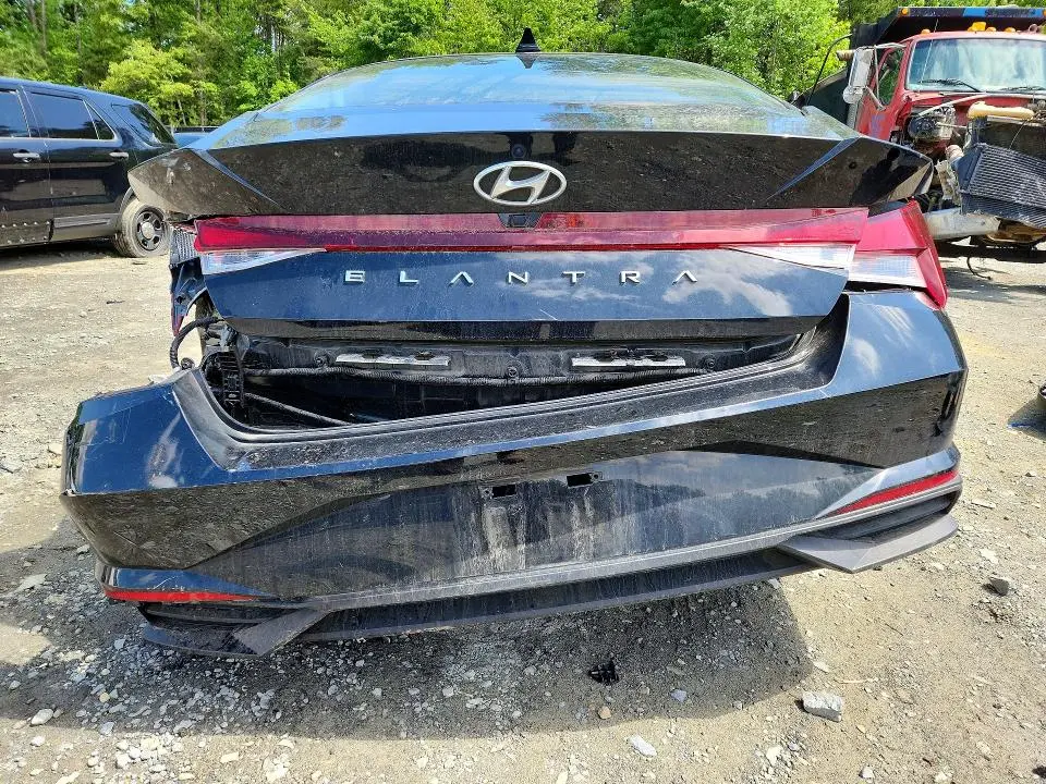 2022 HYUNDAI ELANTRA   
