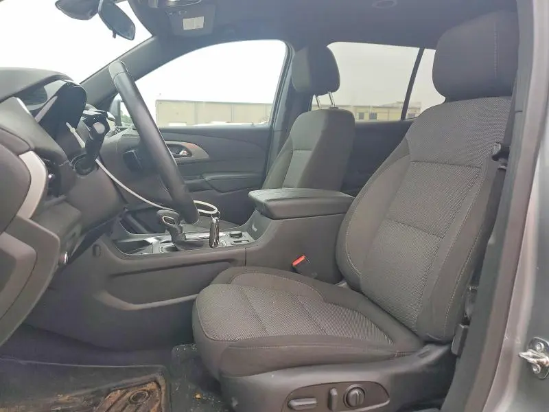 2023 CHEVROLET TRAVERSE LT  