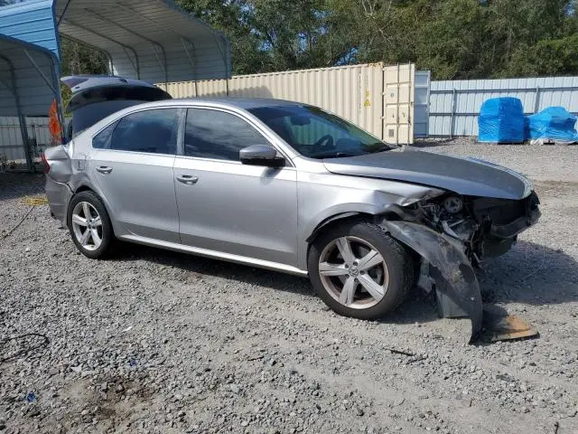 2013 VOLKSWAGEN PASSAT SE  