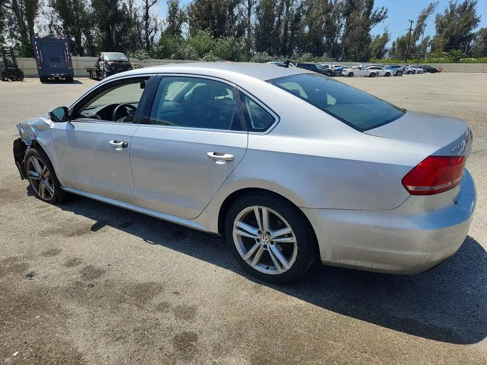 2014 VOLKSWAGEN PASSAT SE  