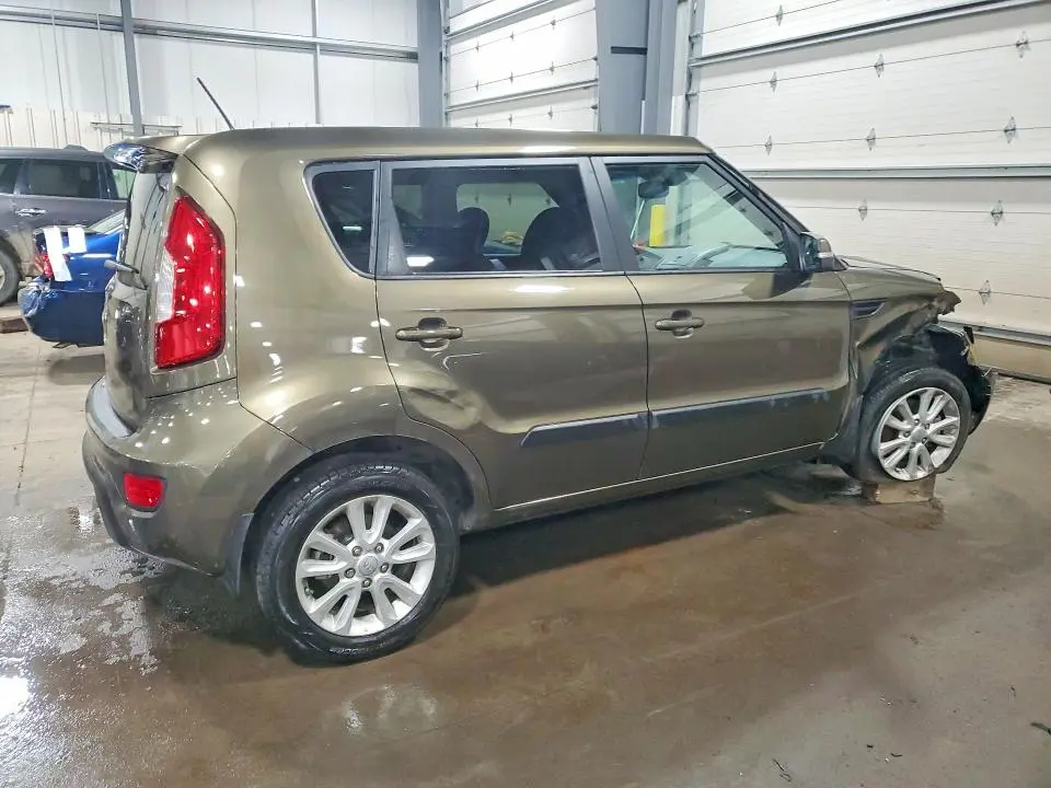 2013 KIA SOUL +  