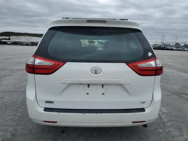 2015 TOYOTA SIENNA LE  