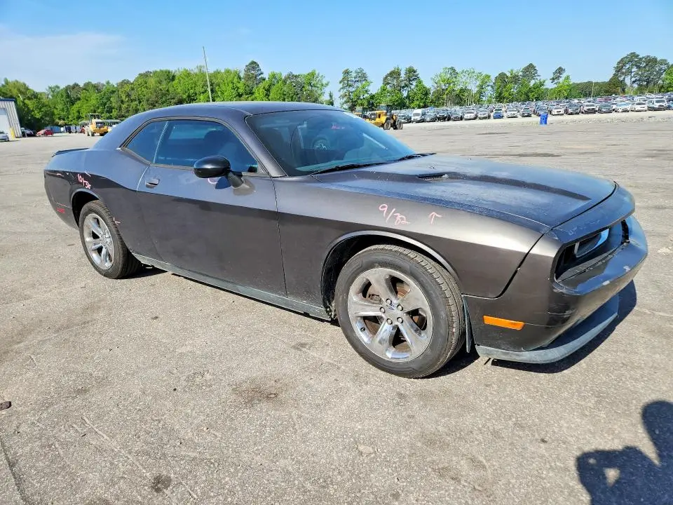 2014 DODGE CHALLENGER SXT  