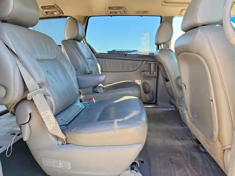 2010 TOYOTA SIENNA XLE  