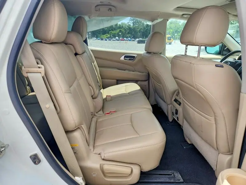 2017 NISSAN PATHFINDER SL  