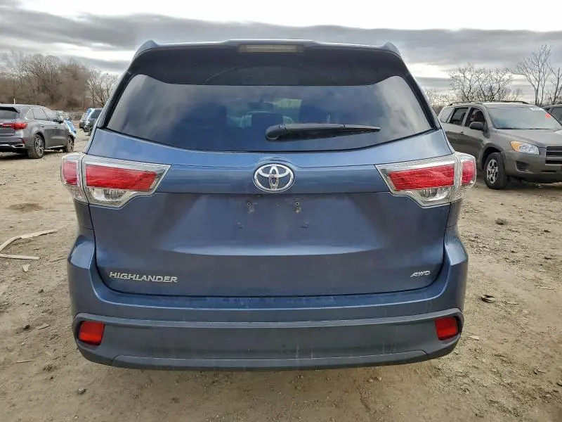 2016 TOYOTA HIGHLANDER LE  