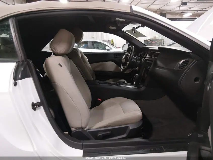 2014 FORD MUSTANG V6