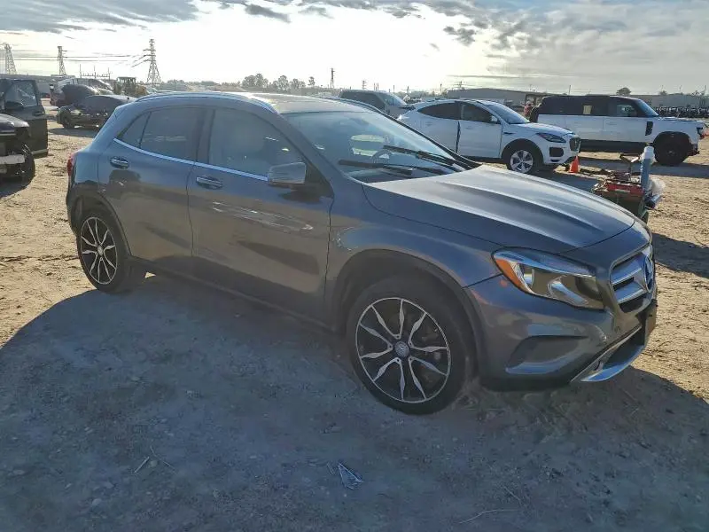 2015 MERCEDES-BENZ GLA 250  
