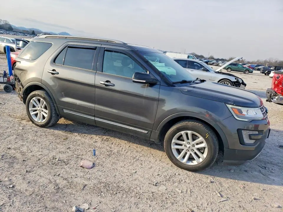 2017 FORD EXPLORER XLT  