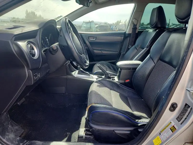 2017 TOYOTA COROLLA SE  